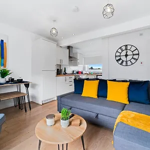 Apartment Village Cwtch Whitchurch 2 Bedroom, Cardiff